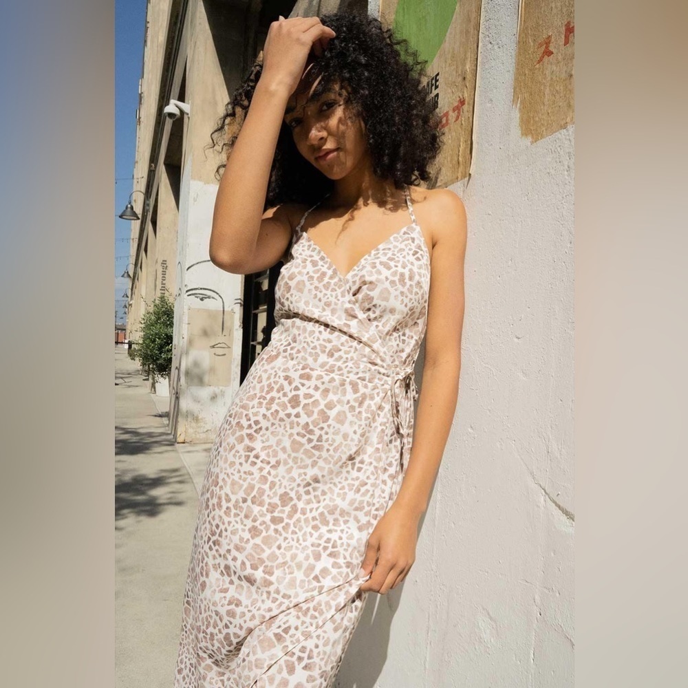 NWT Mauby Nordstrom Rack Satin Wrap Dress Dark Brown Giraffe / Size M